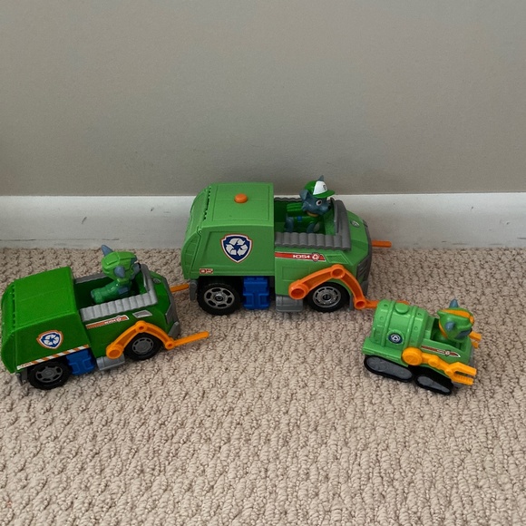 Paw Patrol Sound & Lights Garbage Truck Rocky Etc - Picture 4 of 8